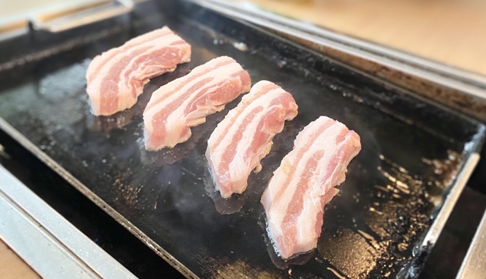 BUTAMAJIN 根塚店のディナーのコースの豚焼肉
