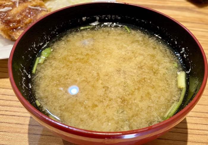とんかつ伊志井の味噌汁